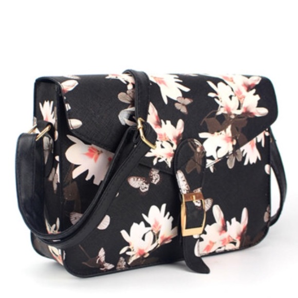 Handbags - NWT Flower Printed Crossbody Purse